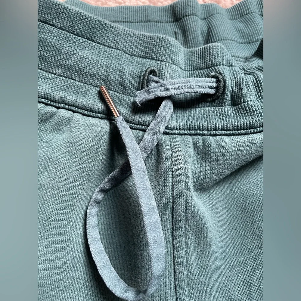 Lululemon Scuba High Rise Relaxed Jogger Size 4 - Picture 10 of 11